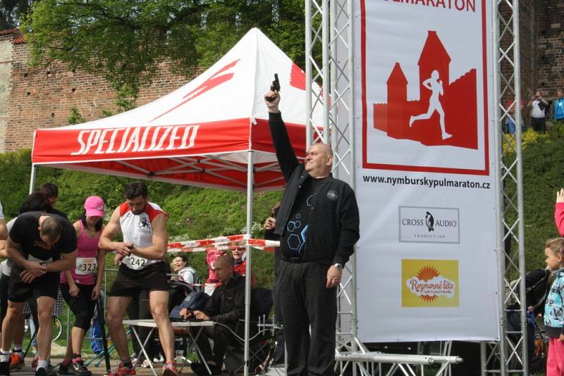 První ročník půlmaratonu a "čtvrtky" v Nymburce.