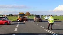 Z dopravní nehody na křižovatce mezi Nymburkem a Všechlapy na odbočce směrem k obci Veleliby z hlavního tahu na Mladou Boleslav.