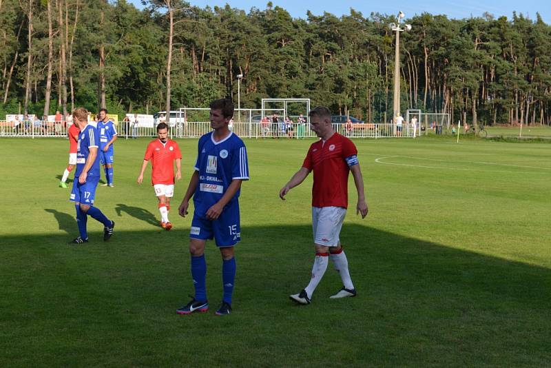 Z fotbalového utkání divize Ostrá - Kolín (0:0, pen. 7:8)