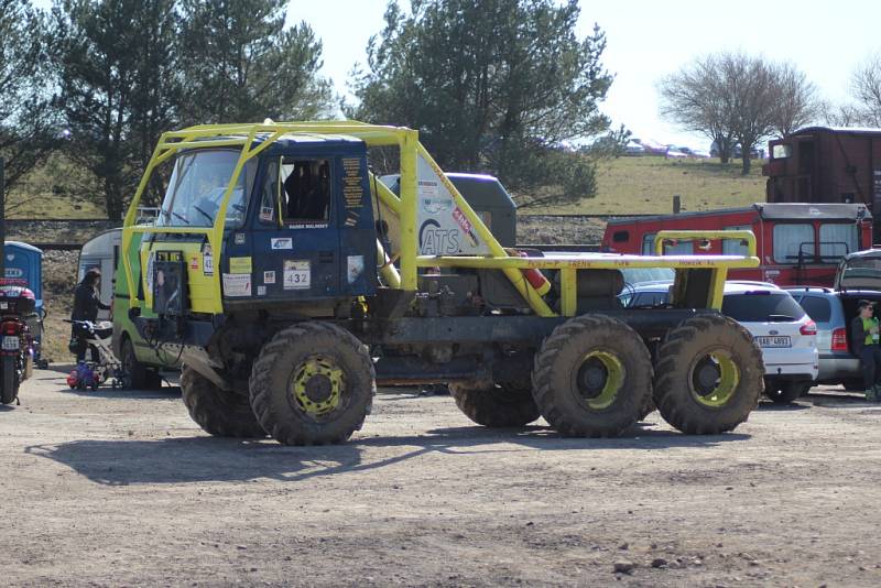 Ze závodů truck trialů v Milovicích 2018