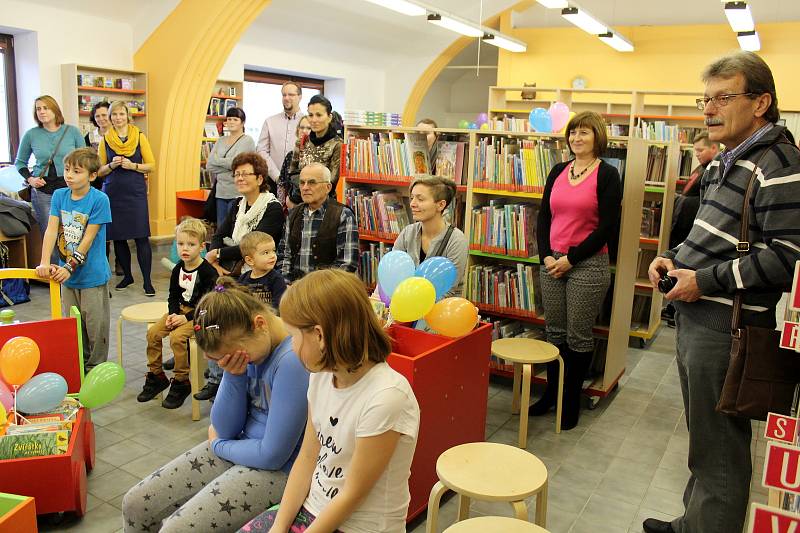 Slavnostní otevření dětského a hudebního oddělení po týdenní rekonstrukci se konalo ve čtvrtek odpoledne.