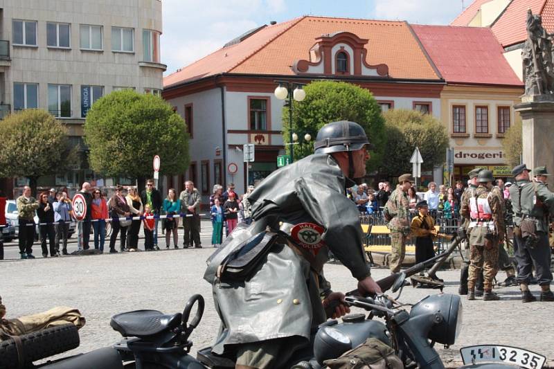 Oslavy 70 let od nymburského povstání na náměstí Přemyslovců v Nymburce.