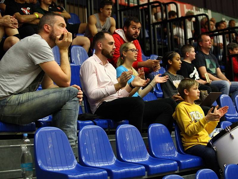 Ze druhého semifinále Kooperativa NBL Nymburk - Ústí nad Labem