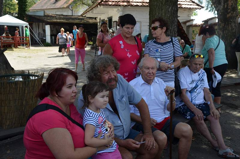 Ve skanzenu v sobotu bavil přítomné režisér Zdeněk Troška.