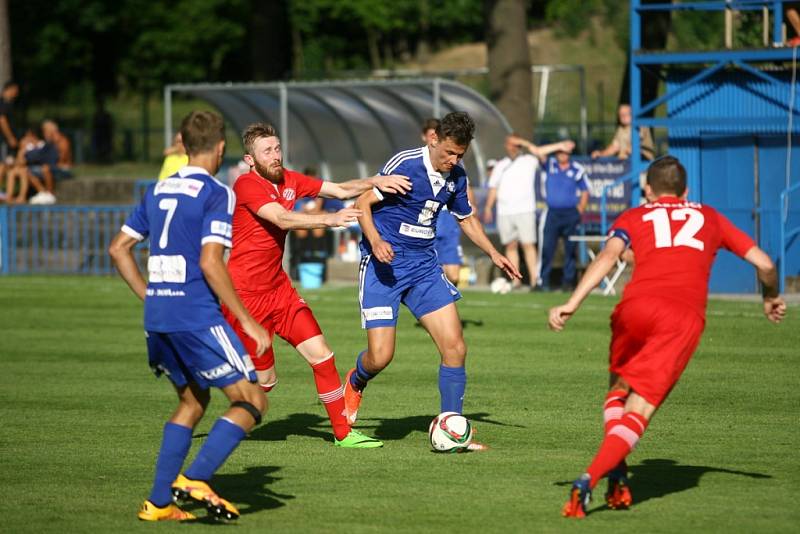 Z fotbalového utkání MOL Cupu Kolín - Králův Dvůr (0:1)