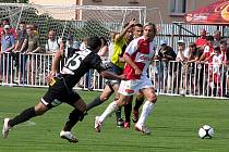 Z fotbalového turnaje O pohár starosty města Čelákovice. Utkání mezi Slávií Praha a Jabloncem (2:0).