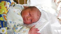 MARTIN JE TÁTŮV JMENOVEC. Martin Landa se rodičům Martinovi a Zuzaně z Nymburka narodil ve čtvrtek 25. března v 1.53 hodin. Předem prozrazený prvorozený kluk měřil 51 cm a vážil 3320 g.