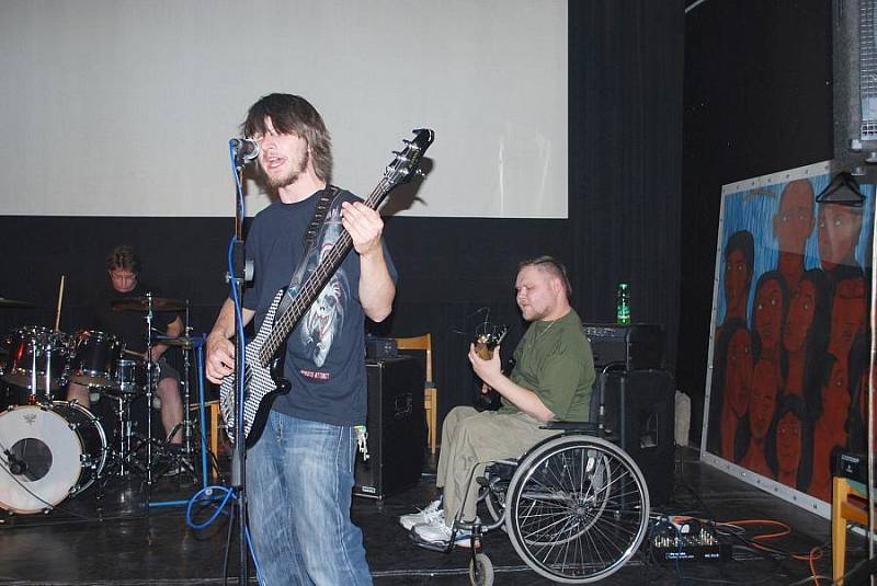Sobota patřila v lyském kinoklubu Luft festivalu převážně místních rockových kapel