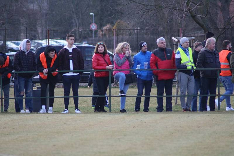 Z divizního fotbalového utkání Polaban Nymburk - Ostrá (1:3)