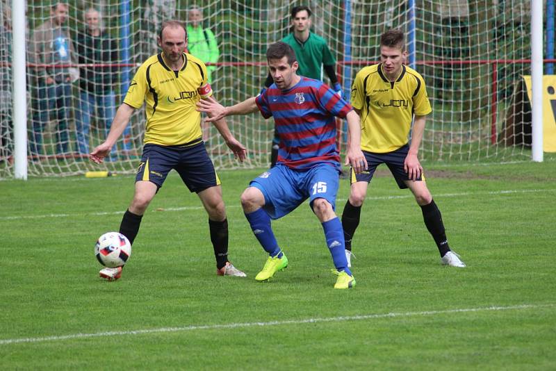 Z fotbalového utkání I.B třídy Loučeň - Pátek (4:0)