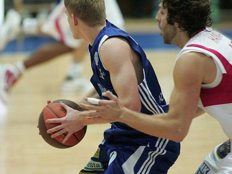 Z basketbalového utkání Mattoni NBL Nymburk - Prostějov.