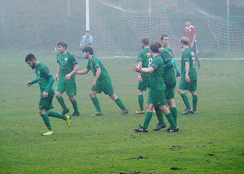 Z fotbalového utkání I.B třídy Semice - Ostrá B (2:1)