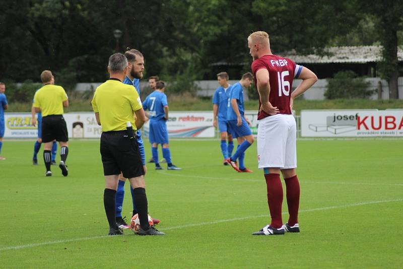 Z fotbalového utkání krajského přeboru Bohemia Poděbrady - Nespeky (4:4, na penalty 8:7)