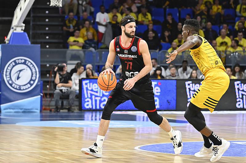 Z basketbalového utkání Ligy mistrů Tenerife - Nymburk (84:89).