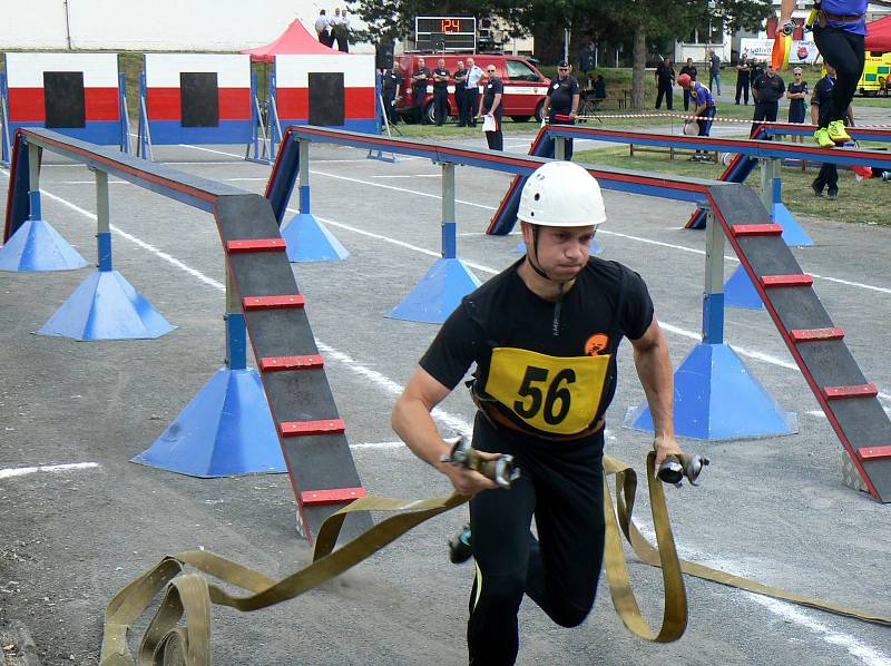 Běh na 100 metrů s překážkami, štafeta 4 x 100 metrů s překážkami a požární útok. To jsou tři disciplíny, ve kterých se na čas soutěžilo v rámci Krajské soutěže v požárním sportu.