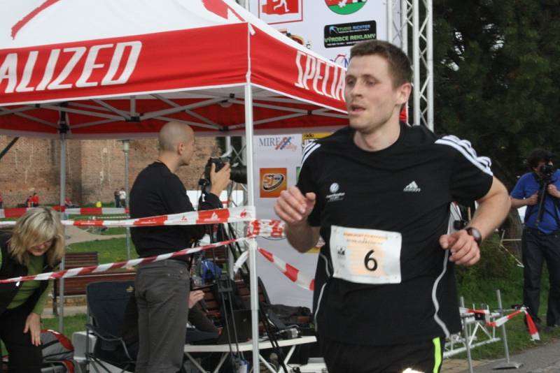 První ročník půlmaratonu a "čtvrtky" v Nymburce.