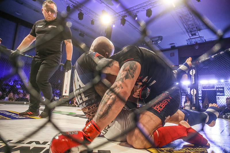 Galevečer MMA GCF 61 Cage Fight Nymburk se ve Sportovním centru konal v neděli 26. ledna.