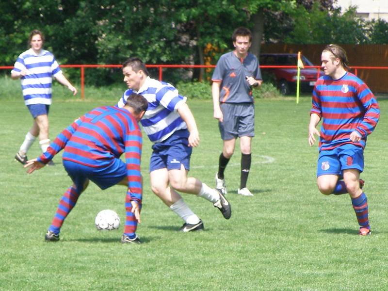 Okresní derby I.B třídy Loučeň - Jíkev (2:0)