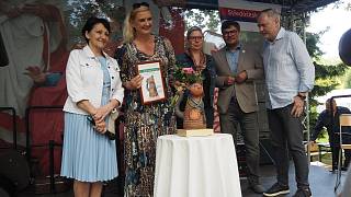 PODÍVEJTE SE: V Kersku opět připomněli spisovatele Bohumila Hrabala -  Nymburský deník