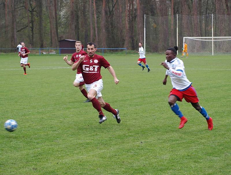 Z fotbalového utkání krajského přeboru Bohemia Poděbrady - Lhota (1:1, na penalty 5:4)