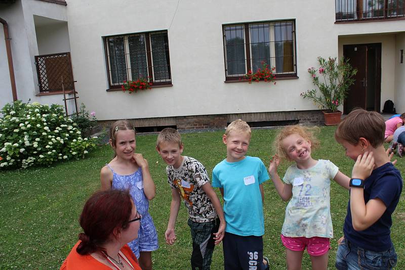 Dům dětí a mládeže pořádá tento týden první letošní příměstský tábor, a to pro děti ze Základních škol Tyršova a Komenského.