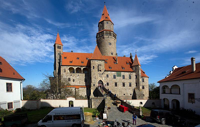 Natáčení pohádky Princezna zakletá v čase na hradě Bouzov v říjnu 2019