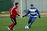 Fotbalisté Sigmy Olomouc do 19 let (v červeném) porazili v přípravě Přerov 6:0.