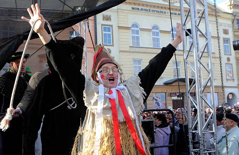 Masopustní veselí na Horním náměstí v Olomouci.