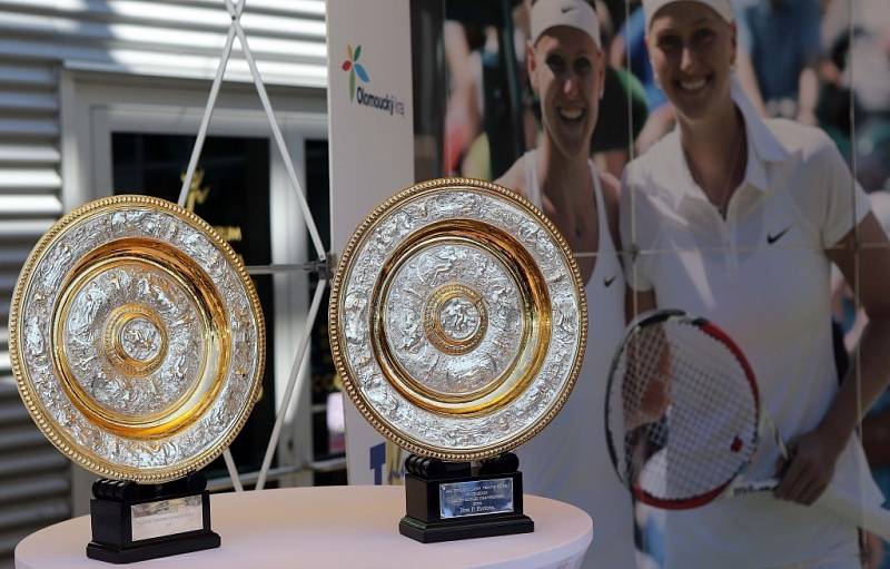 Wimbledonské trofeje Petry Kvitové