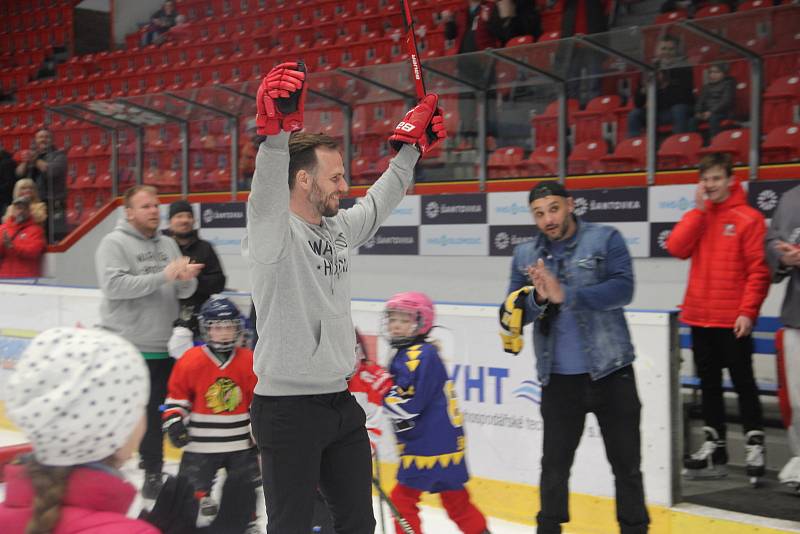 Hokejisté HC Olomouc se v plecharéně společně s fanoušky loučili se sezonou 2021/2022. David Krejčí
