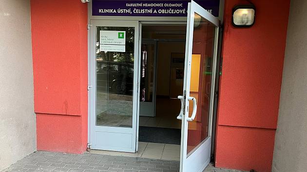 Zubní pohotovost ve Fakultní nemocnici Olomouc zkrátí ordinační dobu. V noci bude uzavřena, 11. května 2022.
