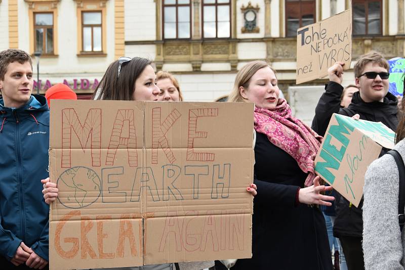 Protestující studenti středních škol v Olomouci