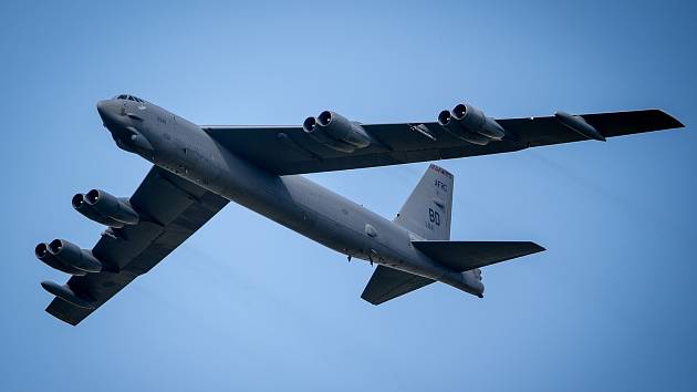 Přílet amerického bombardéru B-52 Stratofortress na letiště v Mošnově v září 2019