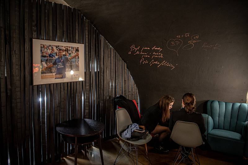 Výstava Baník v Caffé Trieste v Olomouci, prosinec 2022