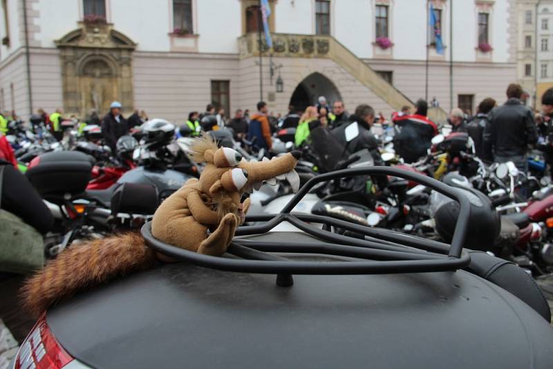 Motorkáři na olomouckém Horním náměstí