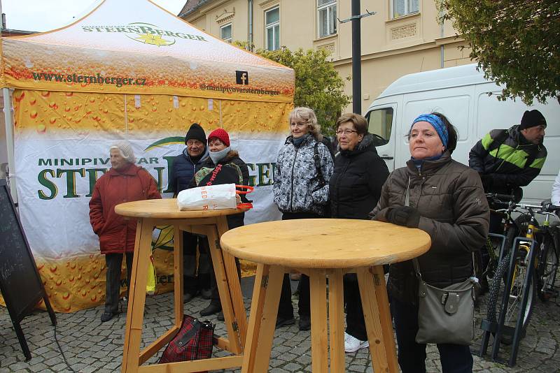 Venkovské trhy v sobotu 13. dubna na Horním náměstí ve Šternberku.