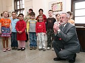 Slavnostní vernisáží začala v úterý 1. dubna výstava výtvarných prací dětí z Mateřské školy Pohádka v Hranicích na Přerovsku.
