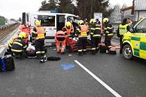 Nehoda u Mohelnice - srážka dodávky s kamionem měla tři zraněné. 29.1. 2022