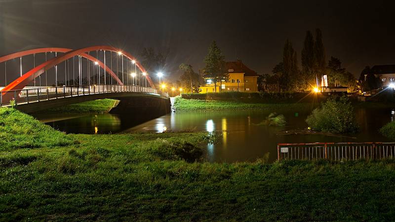 Řeka Morava klesla v Olomouci pod 1. povodňový stupeň, sobota 17. října 2020 večer