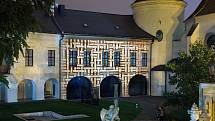 Videomapping na fasádě Arcidiecézního muzea v Olomouci. Festival Vzáří