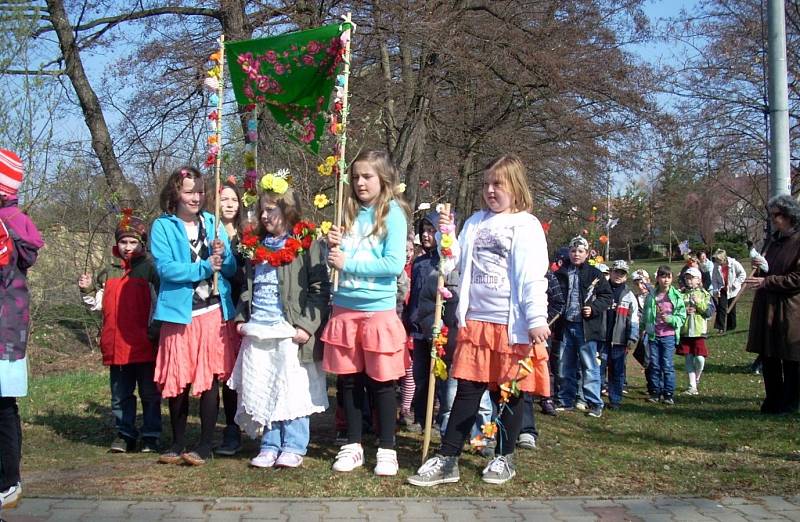 Vynášení Morany a vítání jara v Otaslavicích na Prostějovsku, duben 2012