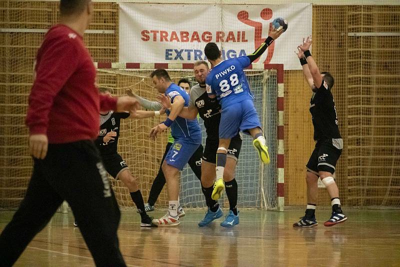 Litovel (v modrém) porazila Lovosice 28:27.