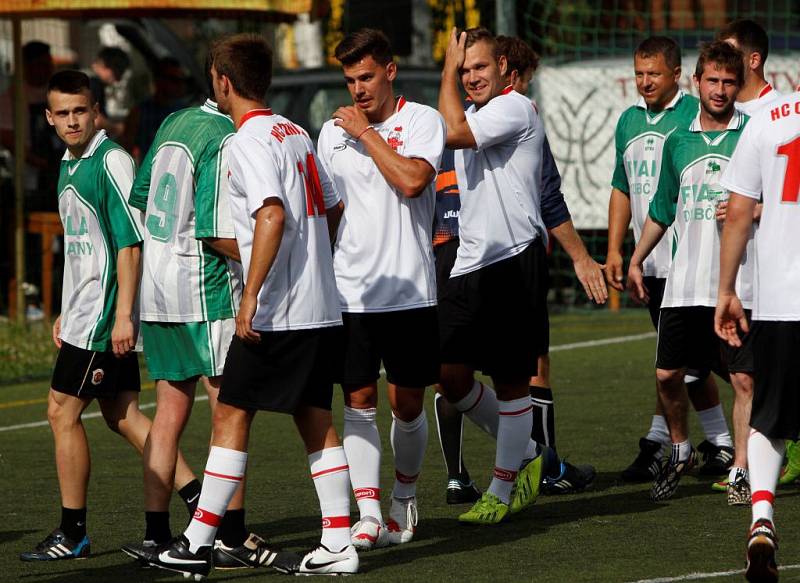 Hokejisté HC Olomouc a fanoušci hráli tradiční turnaj v malé kopané ve Slavoníně