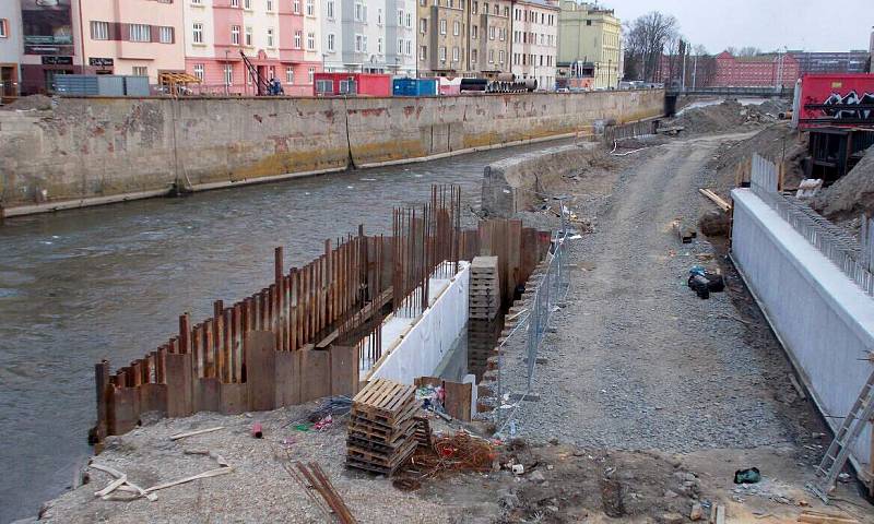 Stavba nového mostu v Komenského ulici v Olomouci. 24.3.2019