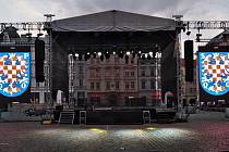 Dny evropského dědictví 2019 v Olomouci. Pódium na Horním náměstí pro open air představení.