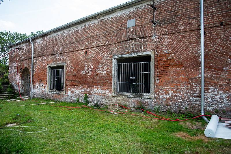 Fakultní nemocnice Olomouc opravuje část fortu Tafelberg. Rozšiřuje prostor pro archivaci dokumentů.