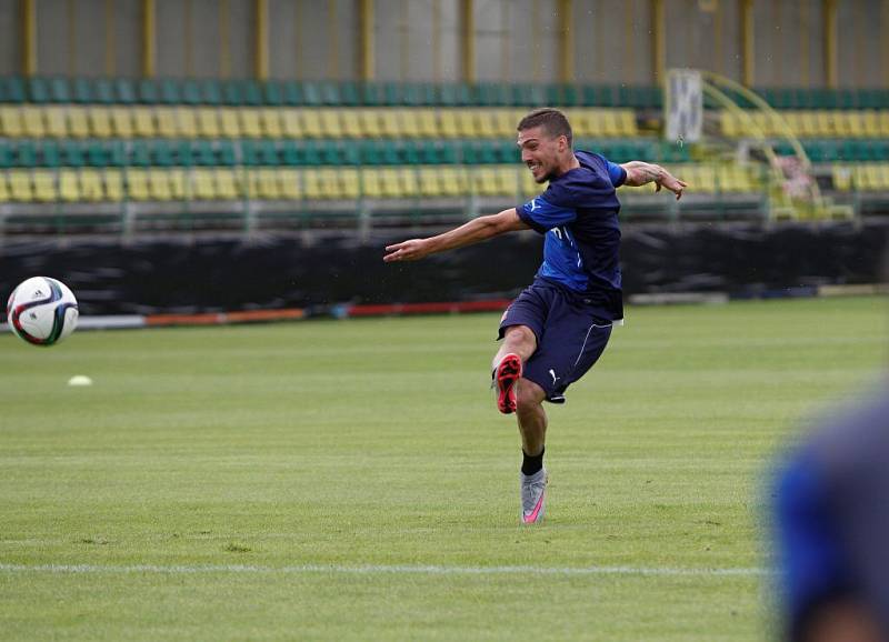 Trénink italské jednadvacítky na hřišti HFK Olomouc v Holici