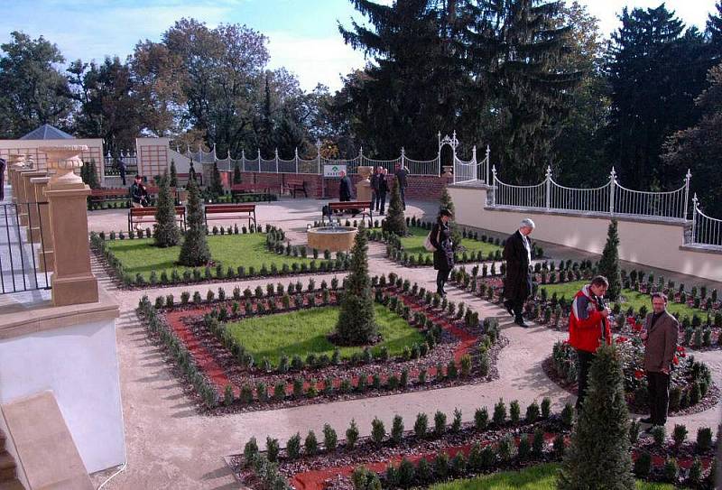 Parkánové zahrady mezi hradbami v Bezručových sadech a univerzitními budovami v Křížkovského ulici v Olomouci