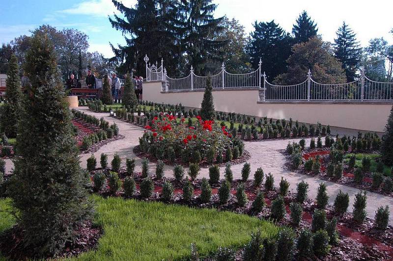 Parkánové zahrady mezi hradbami v Bezručových sadech a univerzitními budovami v Křížkovského ulici v Olomouci