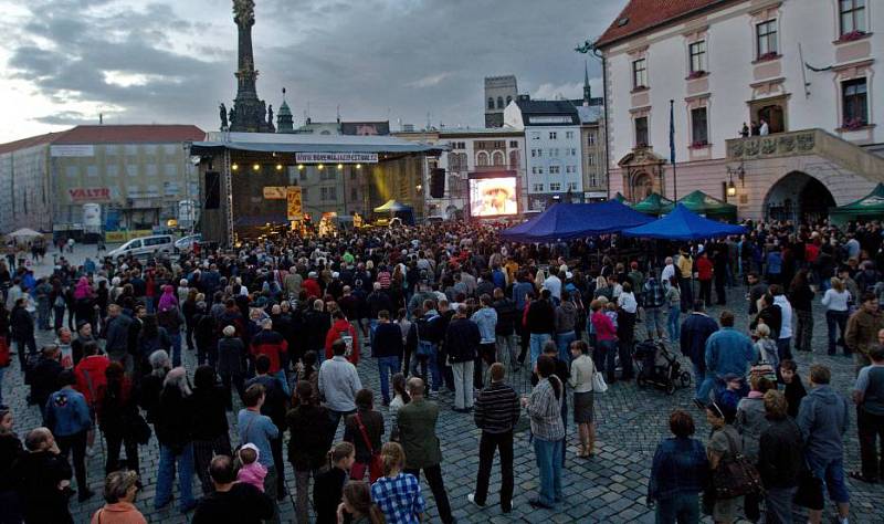 Dee Dee Bridgewater na olomouckém Horním náměstí